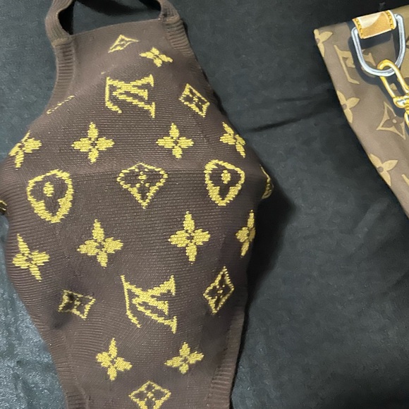 Louis Vuitton Mask - Picture 8 of 14